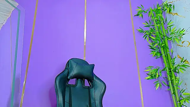 Snapshot of scarlet-jonesx chatting on 10.15.25 scarlet-jonesx online show from 10.15.25