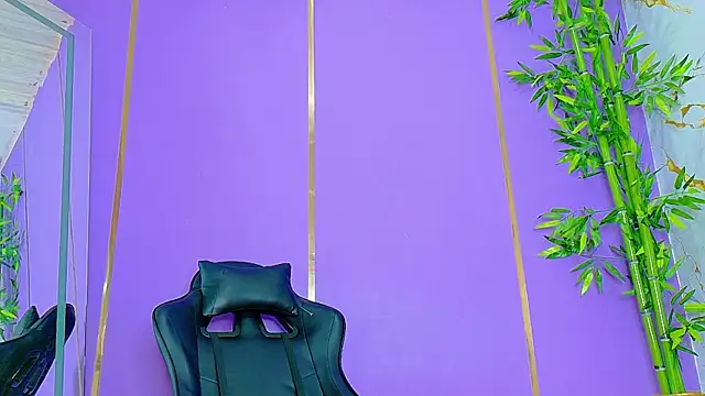 Snapshot of scarlet-jonesx chatting on 10.23.25 scarlet-jonesx online show from 10.23.25