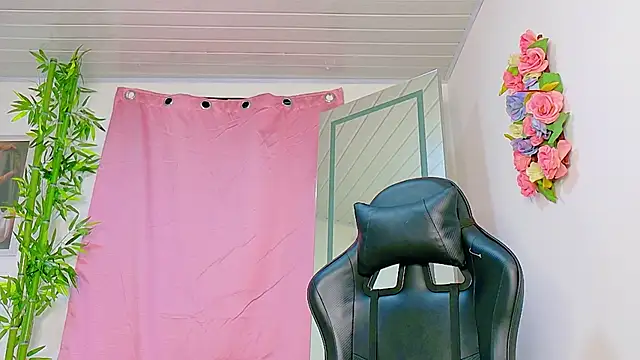 Snapshot of scarlet-jonesx chatting on 02.22.26 scarlet-jonesx online show from 02.22.26