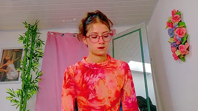 Snapshot of scarlet-jonesx chatting on 02.23.26 scarlet-jonesx online show from 02.23.26