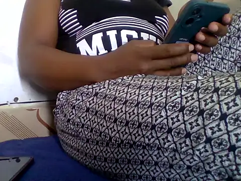 Hot-zeenah online show from 11.04.25