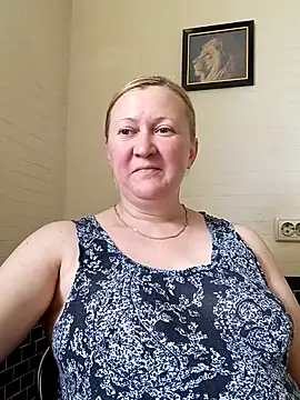 Snapshot of blondyaguar chatting on 07.31.26 blondyaguar online show from 07.31.26