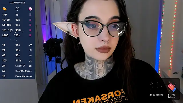 Snapshot of Dixi_Pixi_ chatting on 10.16.25 Dixi Pixi online show from 10.16.25