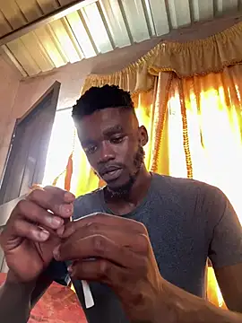 Snapshot of HottSledge chatting on 03.05.25 HottSledge online show from 03.05.25