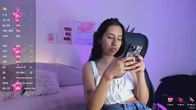 Snapshot of MissSussy chatting on 02.14.25 MissSussy online show from 02.14.25