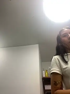 Snapshot of MissSussy chatting on 02.15.25 MissSussy online show from 02.15.25