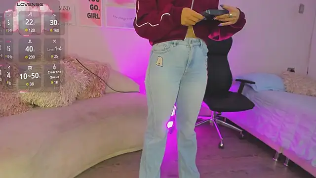 Snapshot of MissSussy chatting on 02.27.25 MissSussy online show from 02.27.25