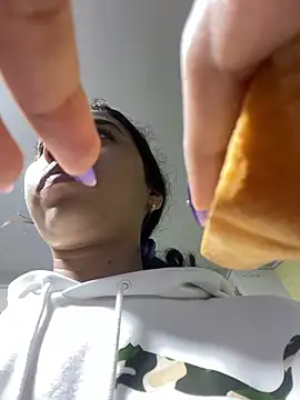 Snapshot of MissSussy chatting on 02.28.25 MissSussy online show from 02.28.25