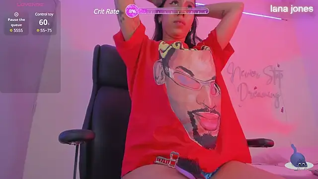 Snapshot of MissSussy chatting on 03.04.25 MissSussy online show from 03.04.25