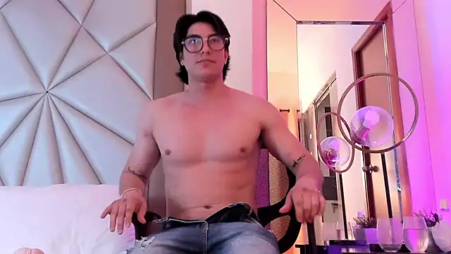 Karimferrer online show from 12.16.24