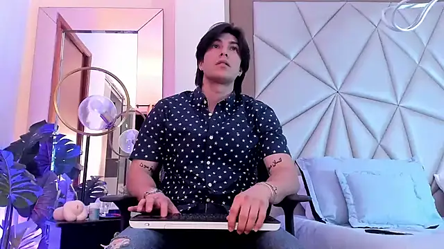 Karimferrer online show from 01.16.25