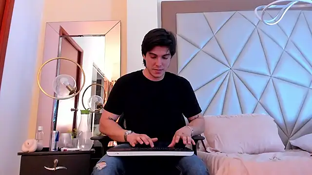 Karimferrer online show from 01.25.25