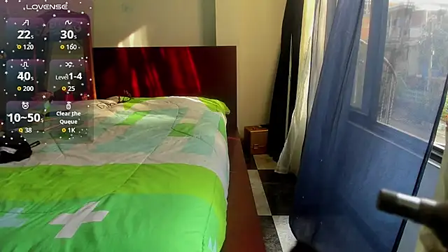 latinaStepmom online show from 10.29.25