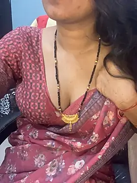 Snapshot of Spicy_sari_girl chatting on 02.28.25 Spicy sari girl online show from 02.28.25