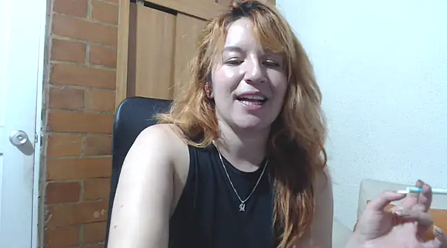 Snapshot of sweet_paula02 chatting on 02.04.25 sweet paula02 online show from 02.04.25