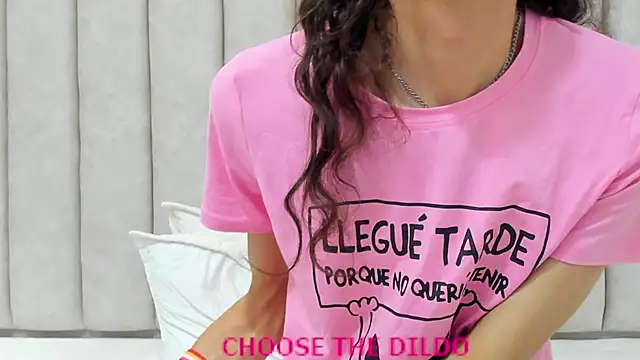 FreyaMoller online show from 09.27.25