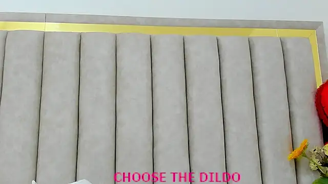 FreyaMoller online show from 09.29.25