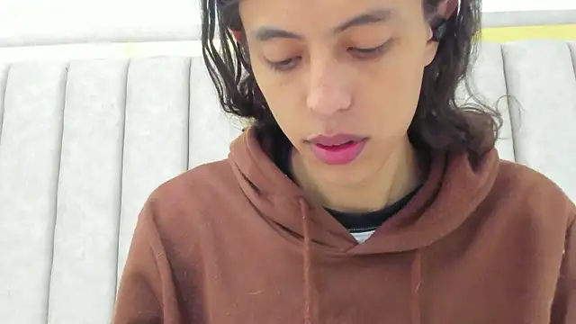 FreyaMoller online show from 03.27.26