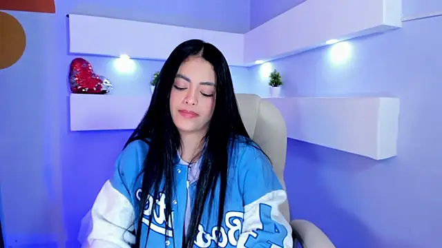 EmilyWalker11 online show from 01.21.25
