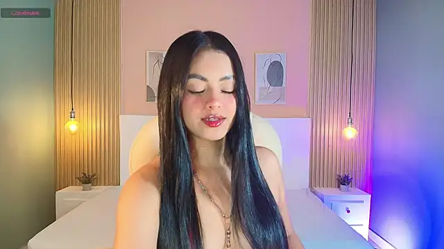 EmilyWalker11 online show from 03.13.25