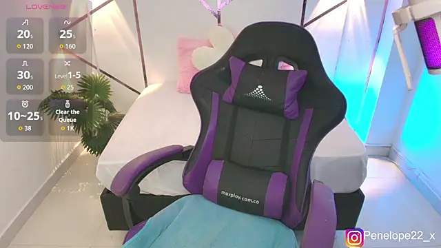 Snapshot of penelope22x_ chatting on 10.12.25 penelope22x online show from 10.12.25
