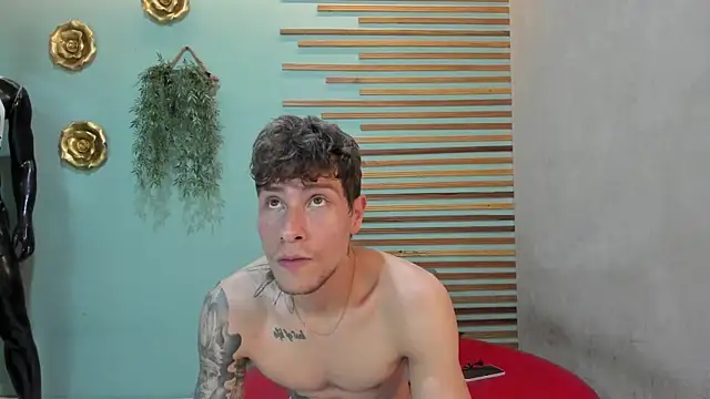 Snapshot of french_sexx chatting on 11.03.25 french sexx online show from 11.03.25