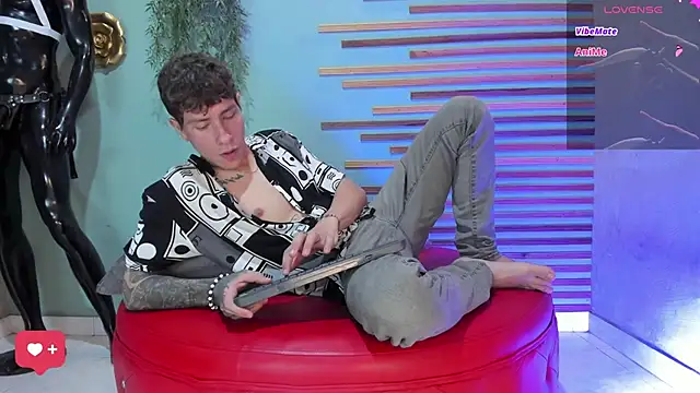 Snapshot of french_sexx chatting on 11.06.25 french sexx online show from 11.06.25