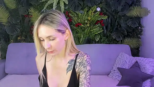 Horny Blond online show from 11.08.25