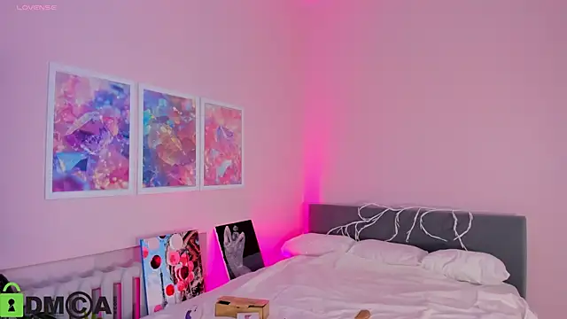 Snapshot of Elis_Fox chatting on 10.20.25 Elis Fox online show from 10.20.25