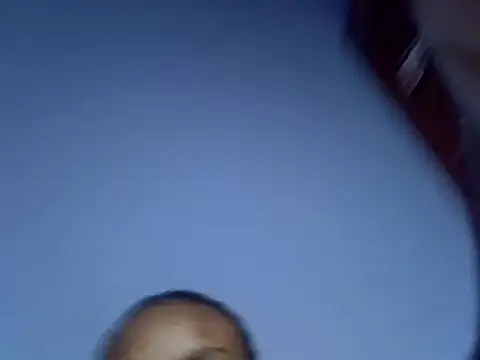 Snapshot of Queen_petite_ chatting on 03.20.25 Queen petite online show from 03.20.25