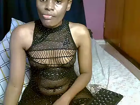 Queen petite  online show from 04.06.26