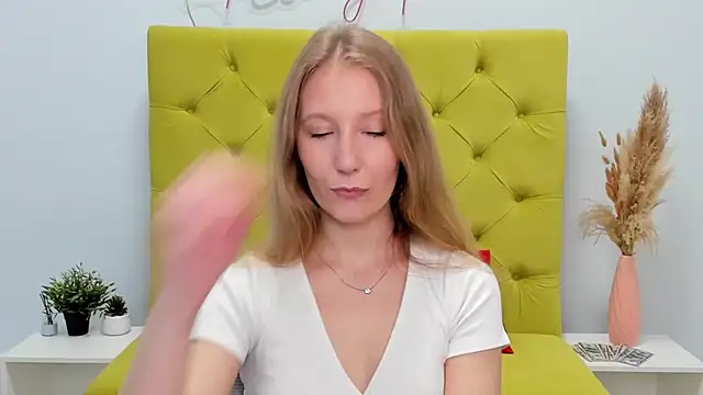 LolaWilsons online show from 05.07.26