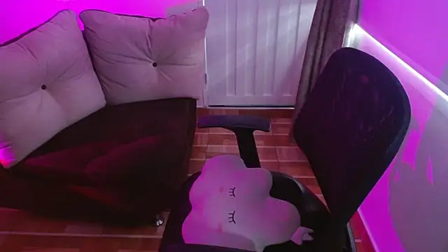 milfrousse online show from 02.05.25