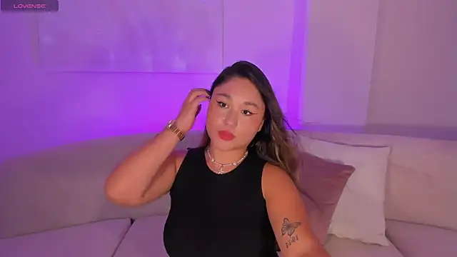 Snapshot of SamanthaConnor_ chatting on 03.04.25 SamanthaConnor online show from 03.04.25