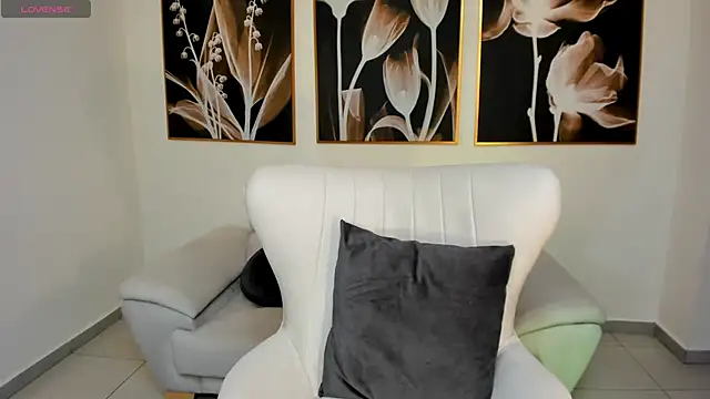 Snapshot of SamanthaConnor_ chatting on 03.11.25 SamanthaConnor online show from 03.11.25