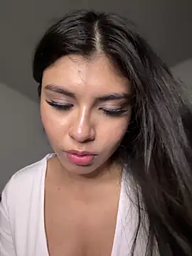 Snapshot of hurrem_18 chatting on 02.19.26 hurrem 18 online show from 02.19.26