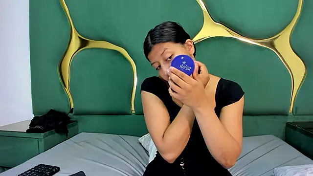 VaneLin18 online show from 11.27.25