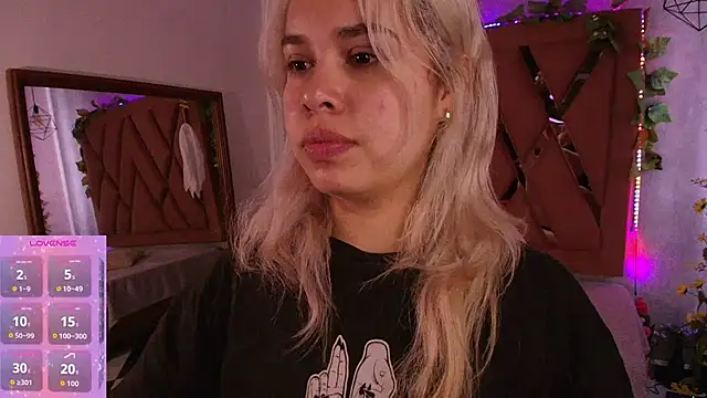 Snapshot of Haelycute chatting on 10.25.25 Haelycute online show from 10.25.25