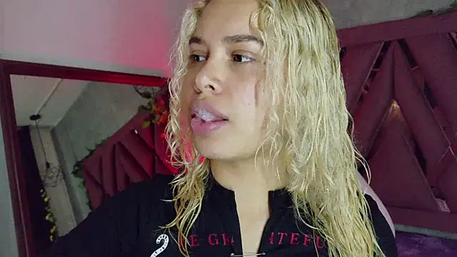 Haelycute online show from 02.12.26