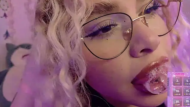 Haelycute online show from 04.01.26