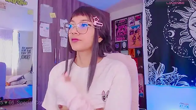 Snapshot of melissahowl chatting on 09.26.25 melissahowl online show from 09.26.25