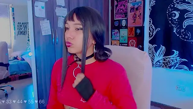 Snapshot of melissahowl chatting on 10.25.25 melissahowl online show from 10.25.25