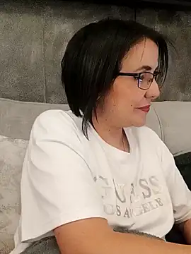 IsisBlake online show from 01.18.25