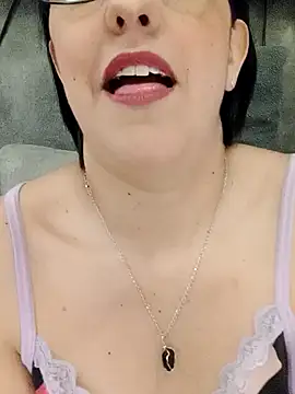 IsisBlake online show from 01.18.25