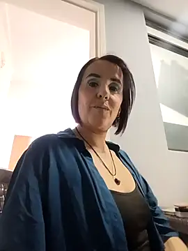 IsisBlake online show from 10.05.25