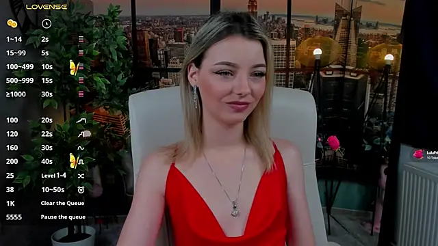 Snapshot of pretty_little_thing chatting on 12.05.24 pretty little thing online show from 12.05.24