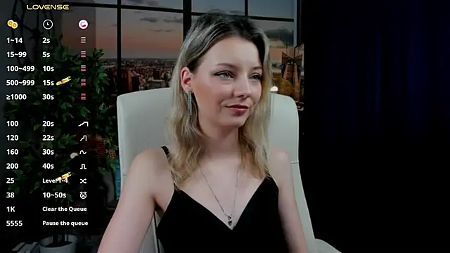 Snapshot of pretty_little_thing chatting on 01.26.25 pretty little thing online show from 01.26.25