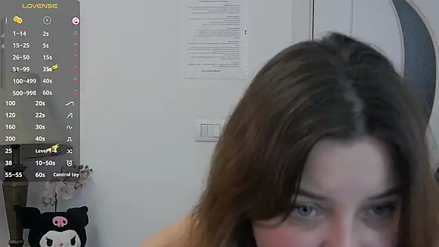 Snapshot of pretty_little_thing chatting on 06.05.26 pretty little thing online show from 06.05.26