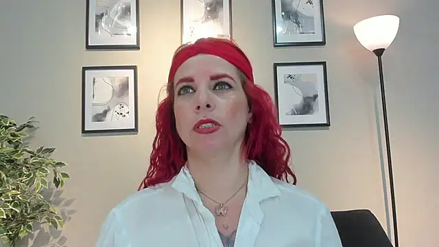 Snapshot of HannaBrave chatting on 02.24.26 HannaBrave online show from 02.24.26