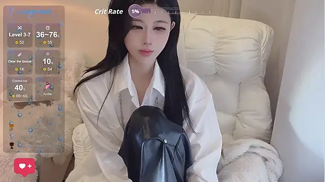 Snapshot of O0_0Q chatting on 11.27.25 O0 0Q online show from 11.27.25